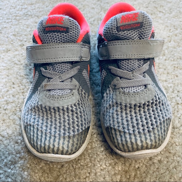 Toddler Sneakers 💕 - Picture 3 of 6